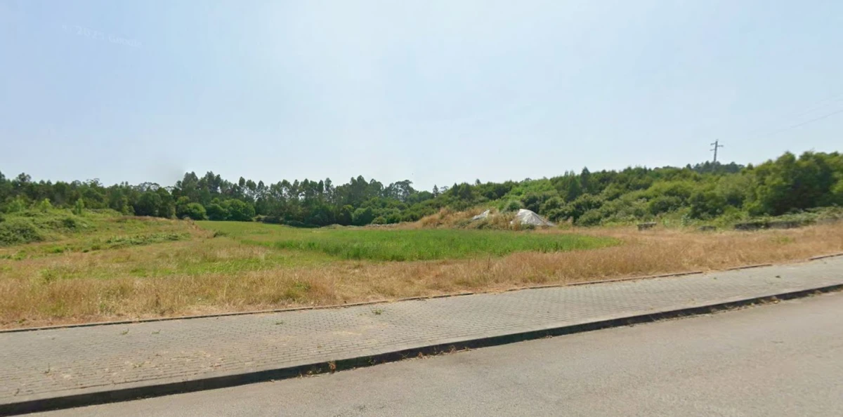 Kaskata -  Soluções Imobiliárias - Terreno Terreno para empreendimento em Santa Maria da Feira, no limite de Rio Meão/Paços de Brandão;