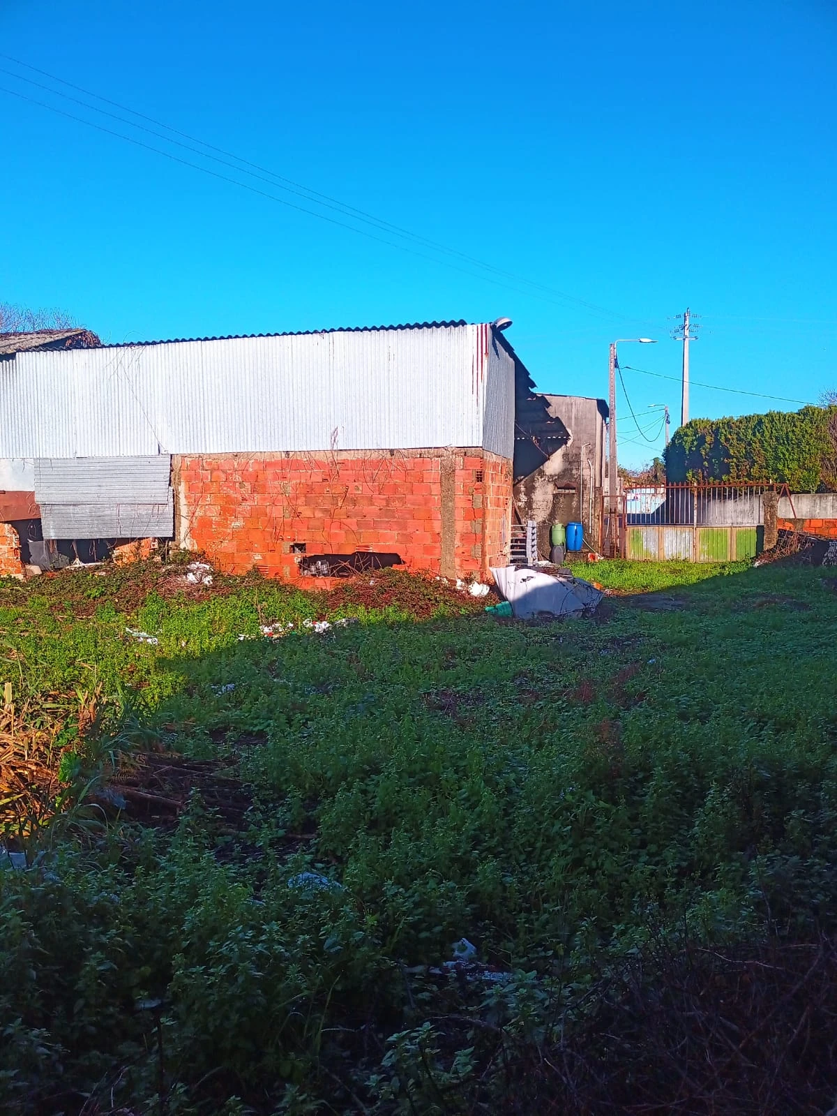 Kaskata -  Soluções Imobiliárias - Armazém A&B Armazéns antigos para recuperar ou demolir.