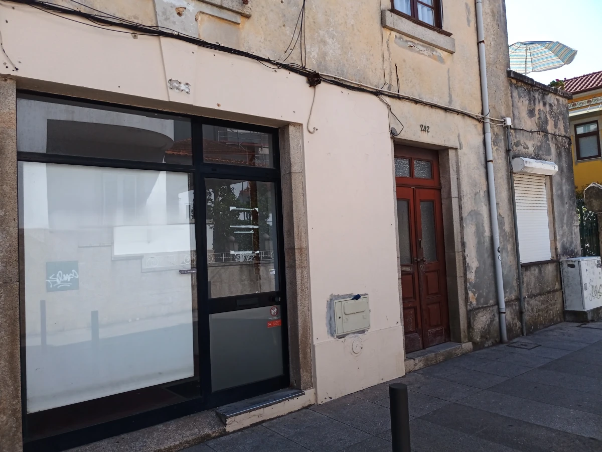 Kaskata Soluções Imobiliárias - Prédio(s) em São João da Madeira Conjunto de 2 imóveis em São João da Madeira com elevado potencial de rentabilização.