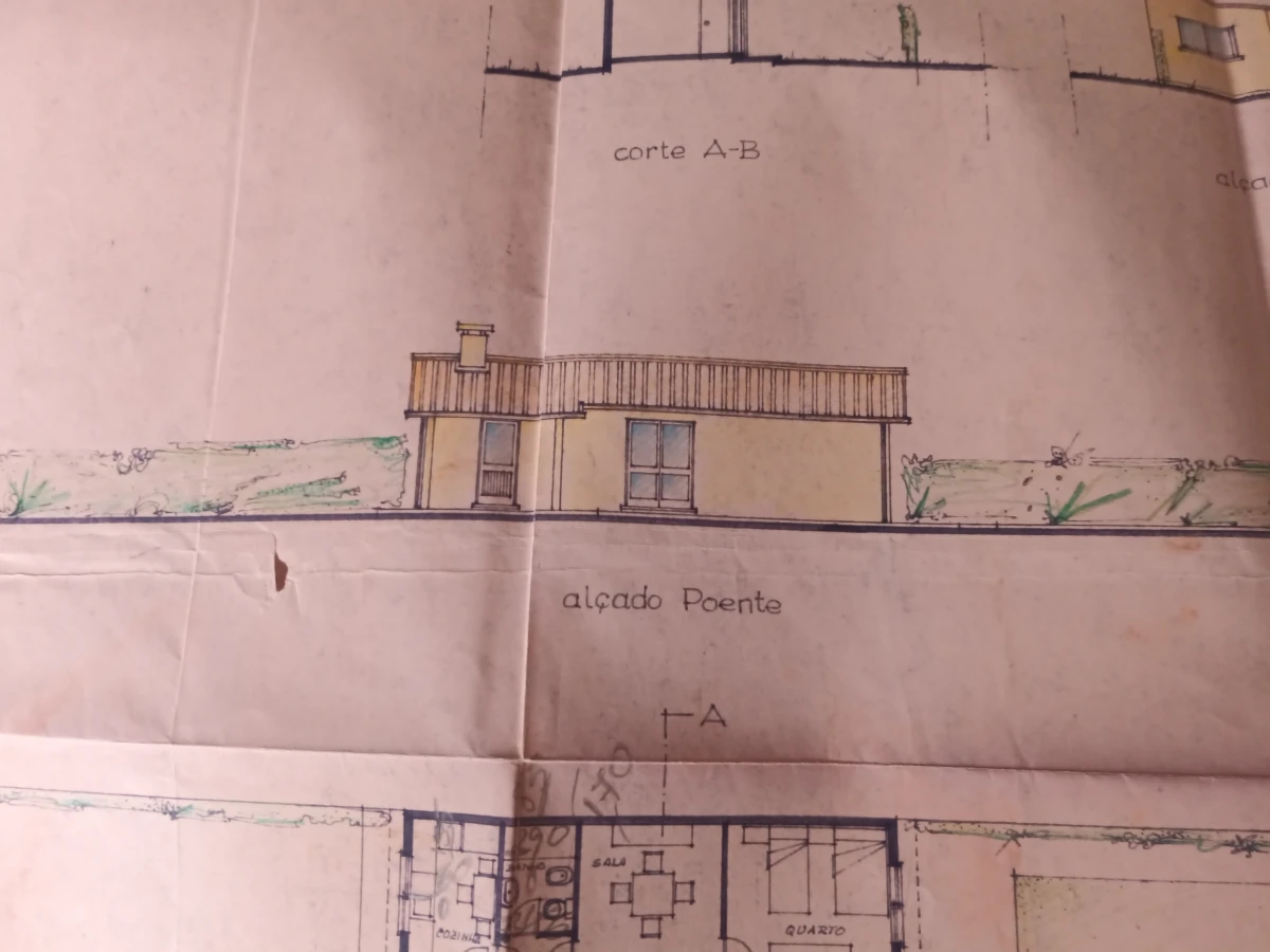 Kaskata Soluções Imobiliárias - Terreno em Vila Nova de Gaia Terreno com cerca de 1100 m2, para construção de moradia; poço e arrumos ja construídos; perto do Canelas, Gaia.