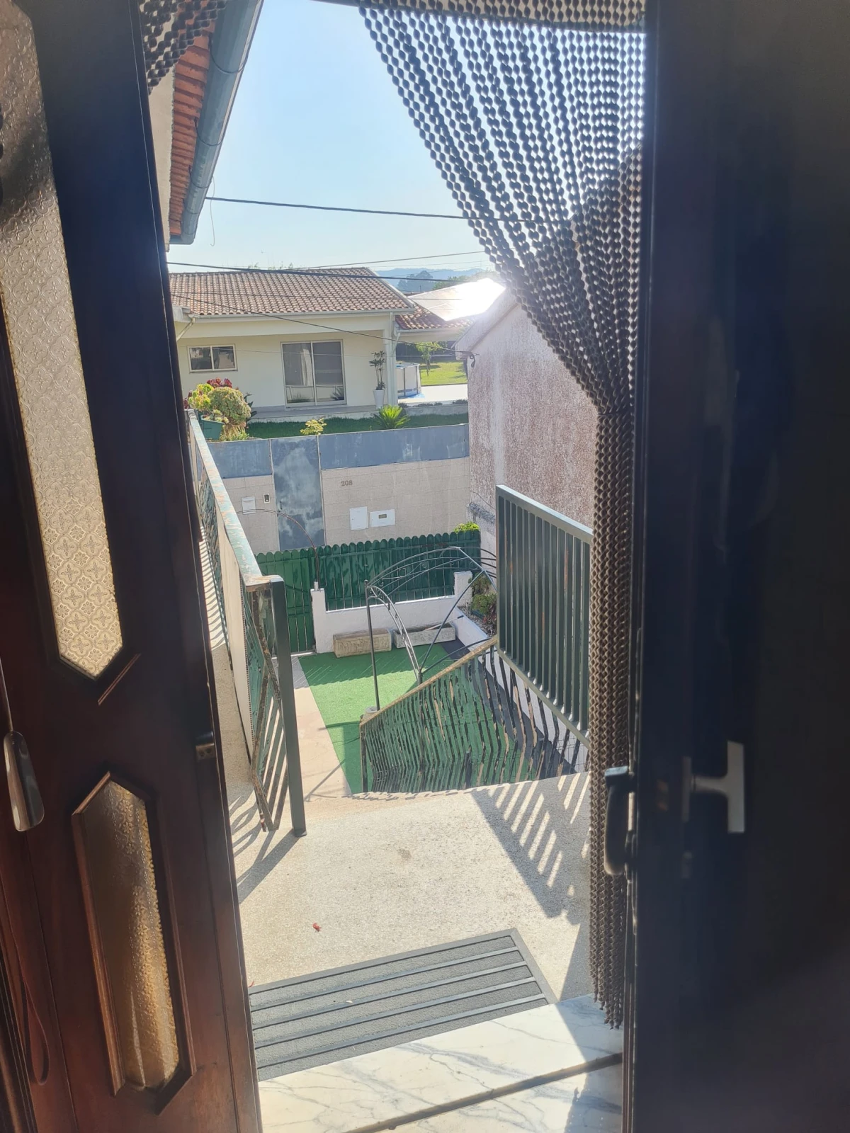 Kaskata Soluções Imobiliárias - Moradia e comércio Moradia unifamiliar com comércio