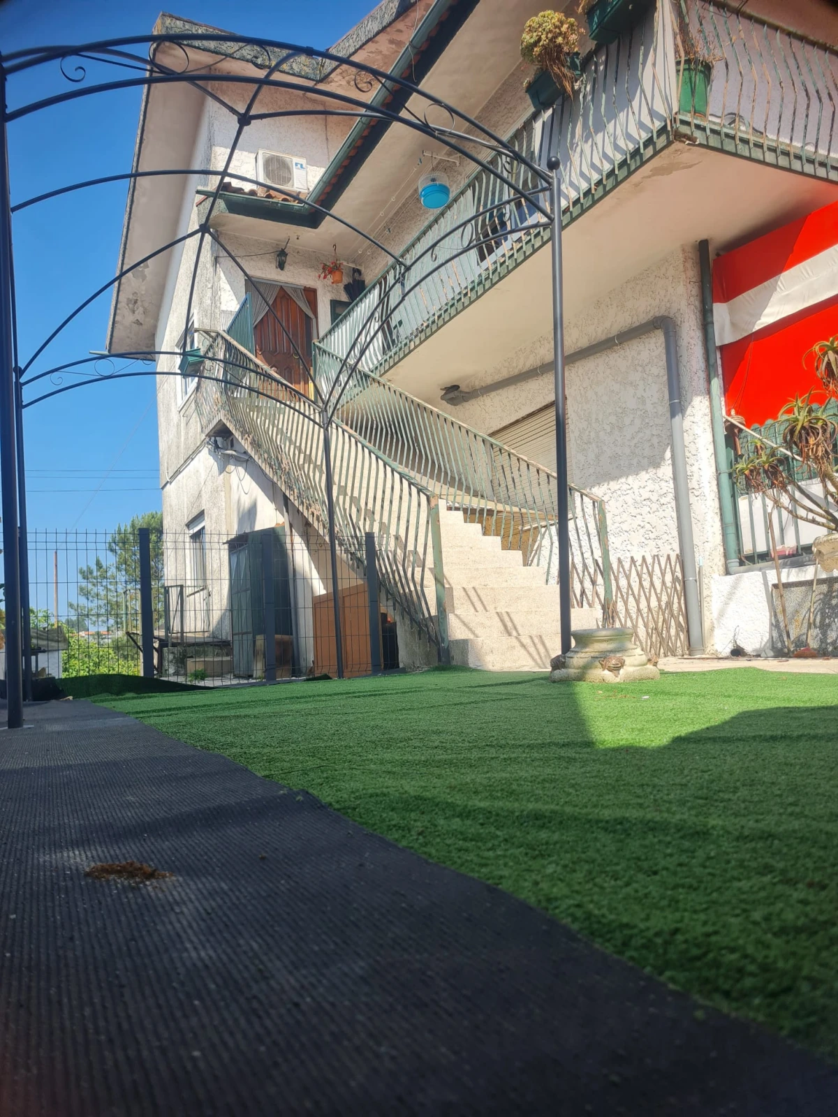 Kaskata Soluções Imobiliárias - Moradia e comércio Moradia unifamiliar com comércio